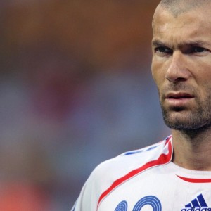 爱游戏电竞-众星云集：本年度联盟中的最大“星球”是谁？，英雄联盟众星之主