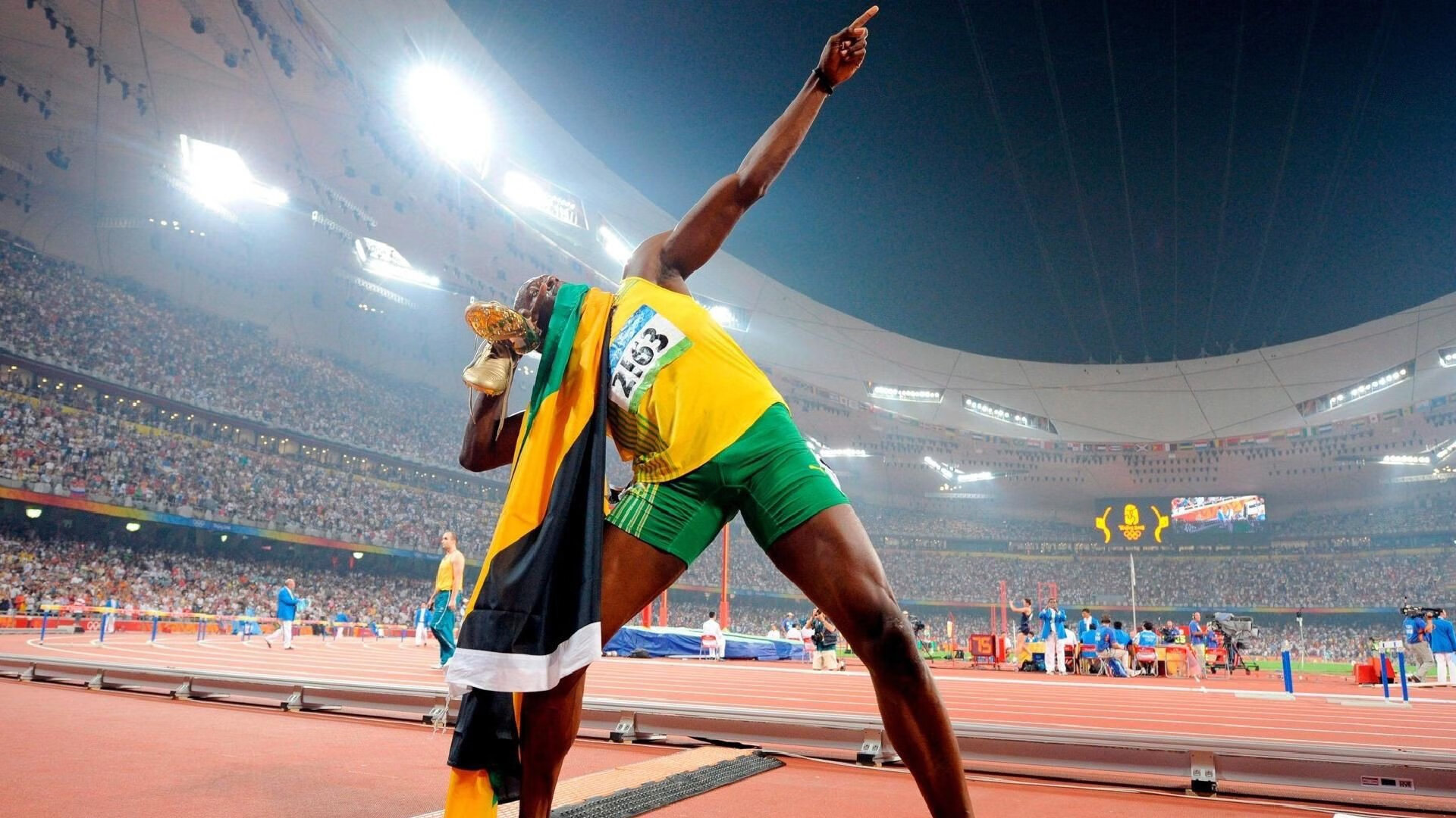 “震撼冲撞：惊心动魄的碰撞现场”，震撼一下