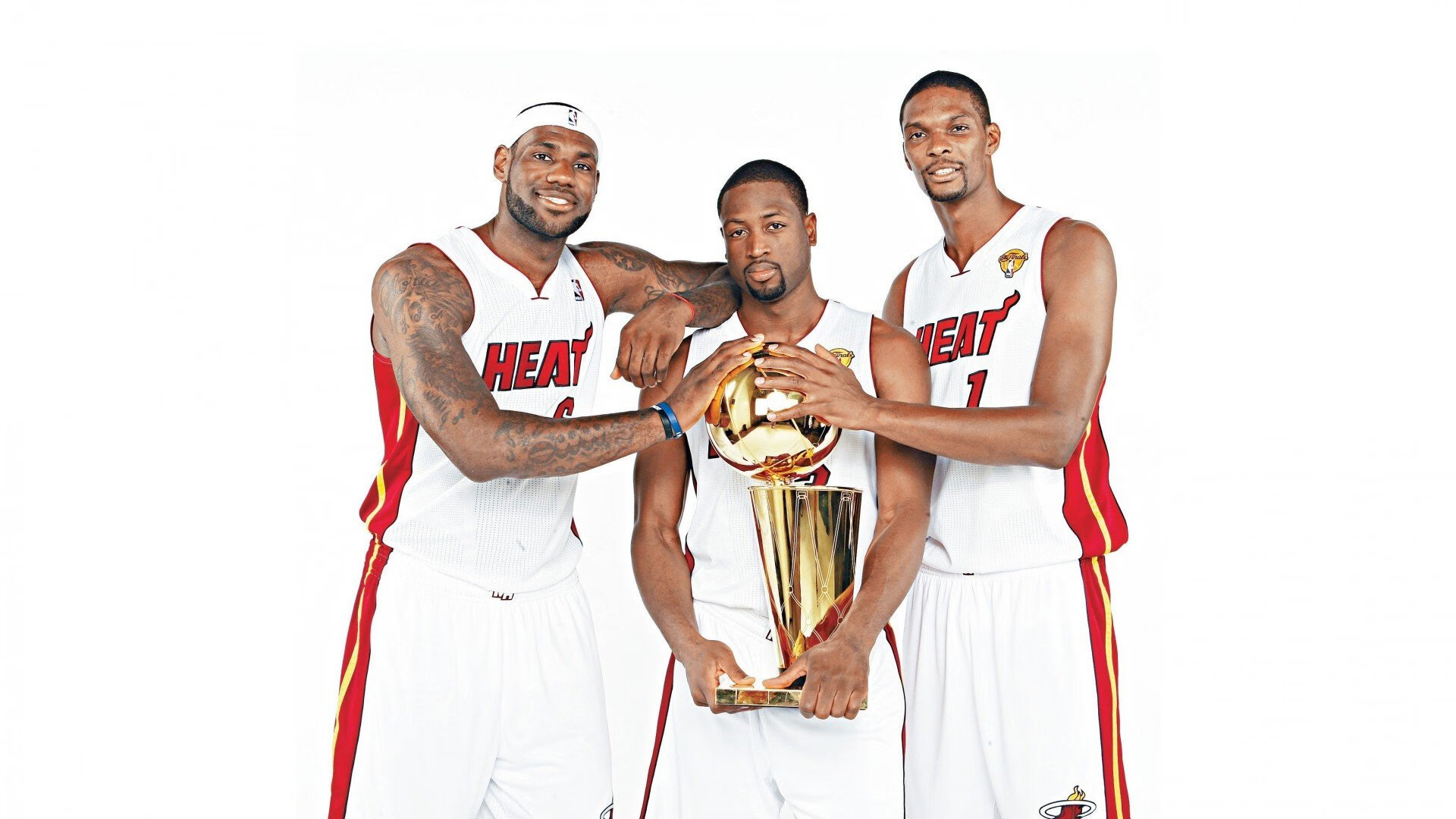 《勇士主场惜败湖人，系列赛总比分1-1》，勇士队对战湖人队视频