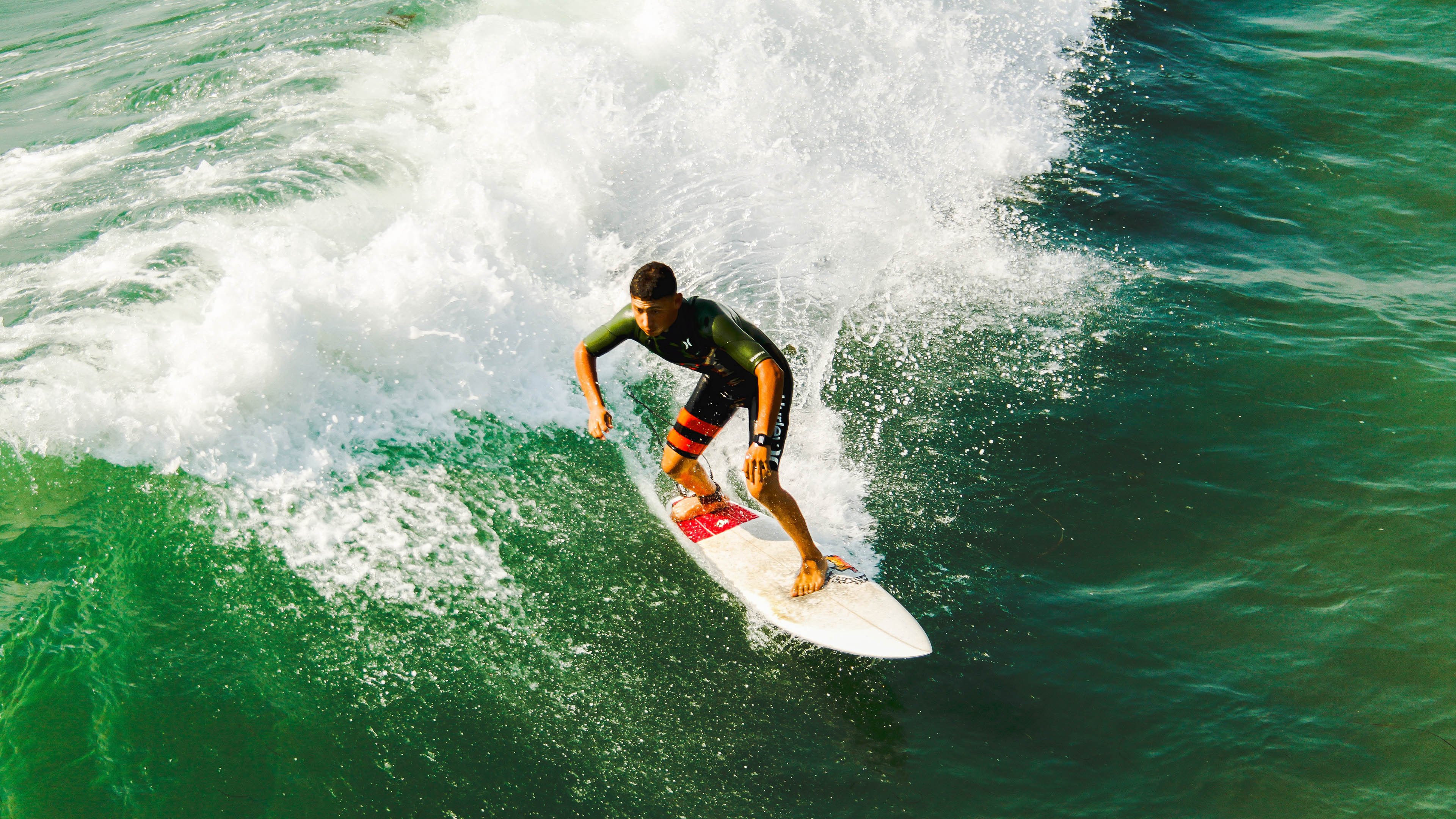 一触即发的足球冠军赛：紧张激烈，足球冠军视频